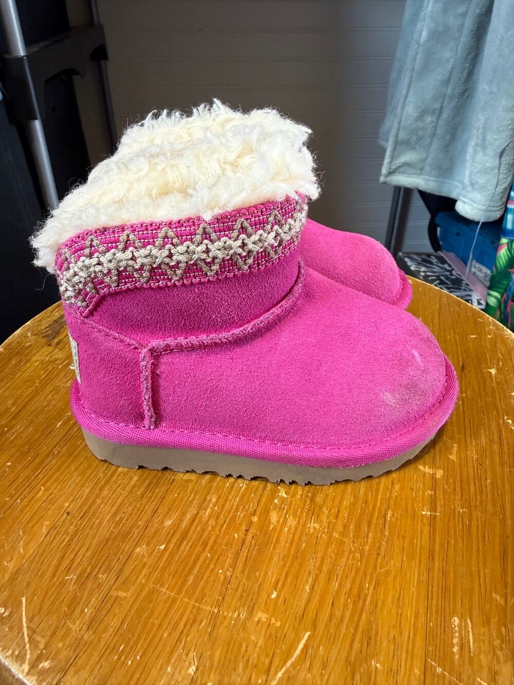 UGG Kids Classic Ultra Mini Tasly Genuine Shearling Boot Size 6